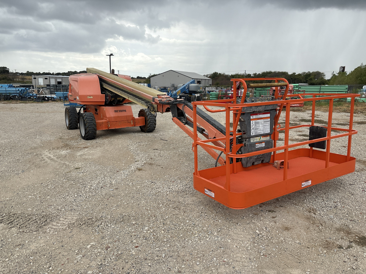2018 JLG 660SJ