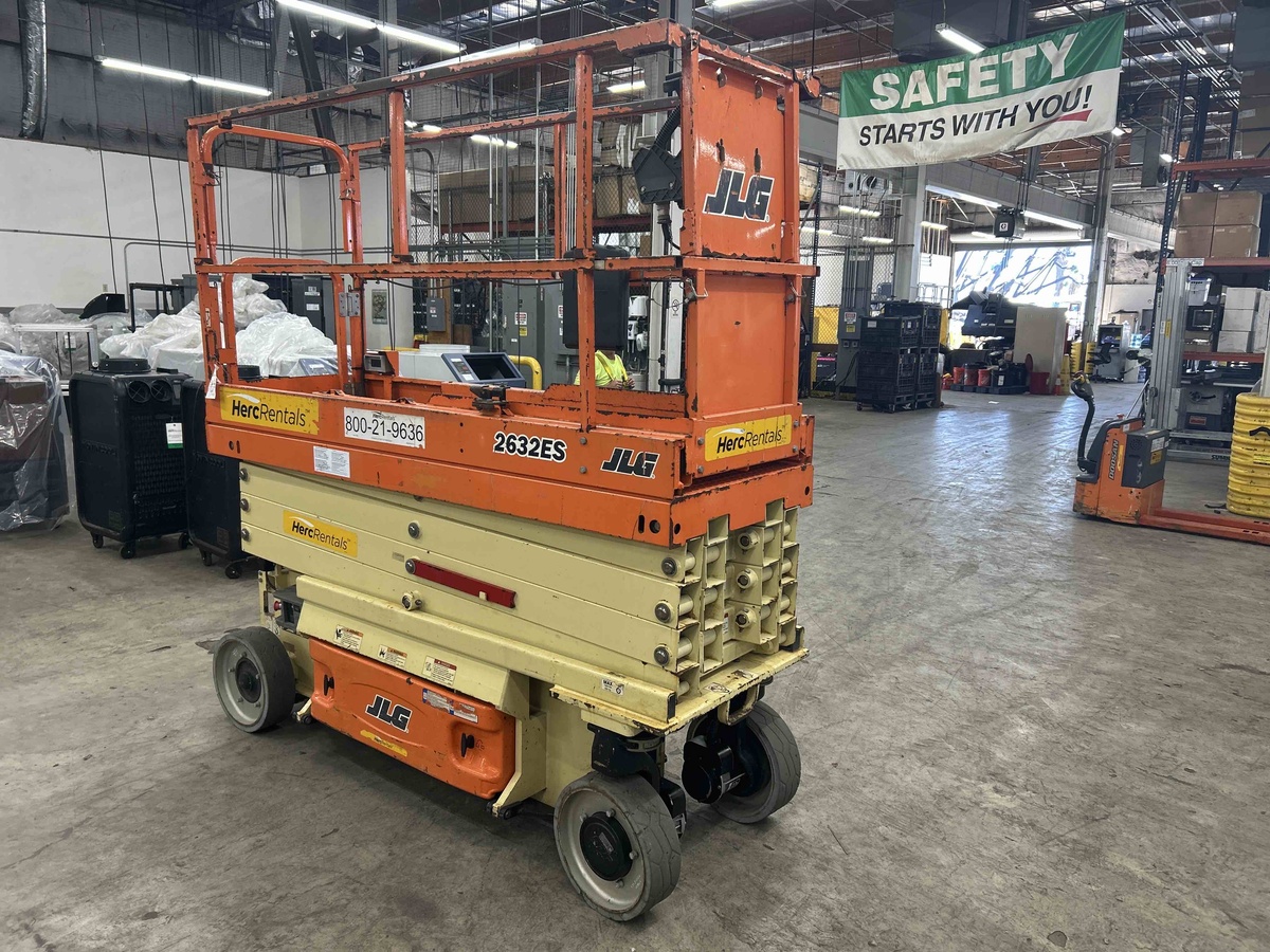 2018 JLG 2632ES-4