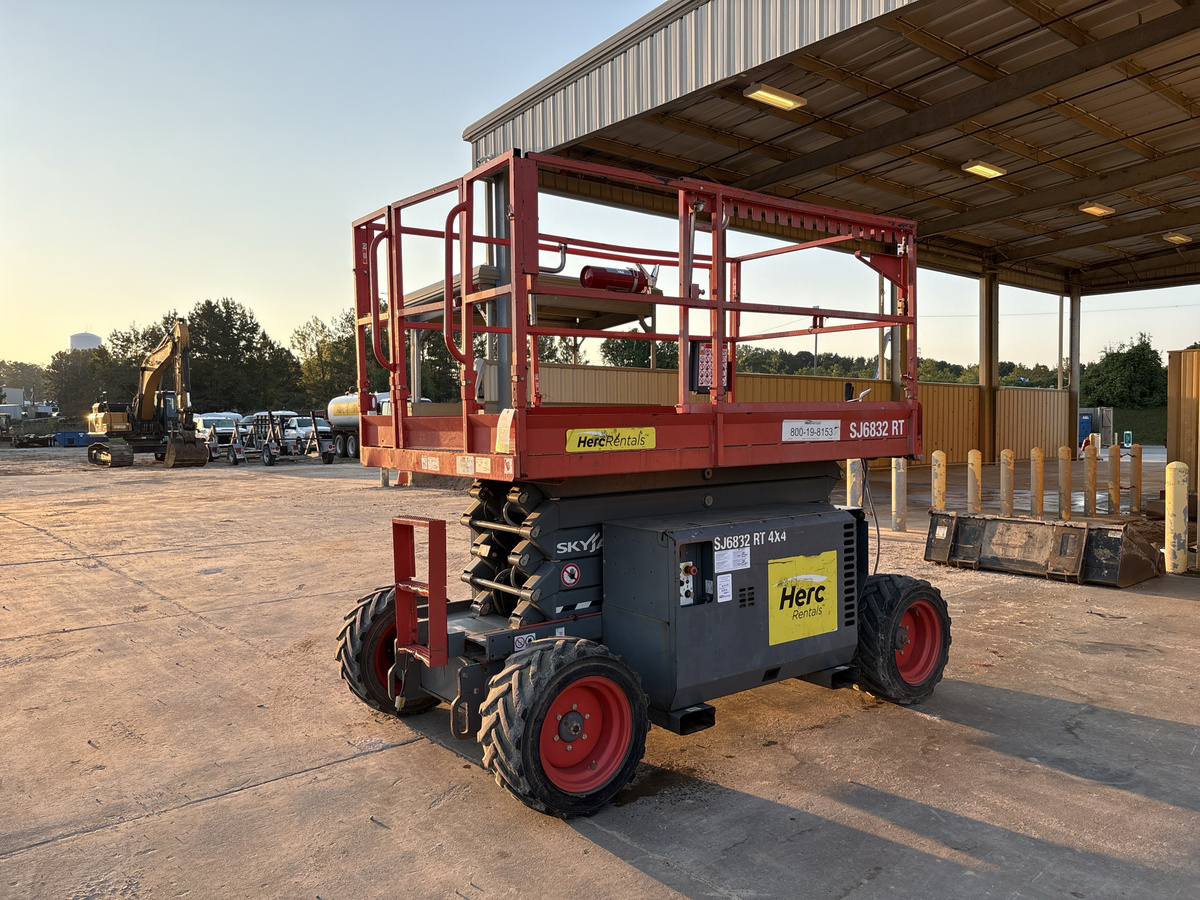 2018 Skyjack SJ-6832RT-3