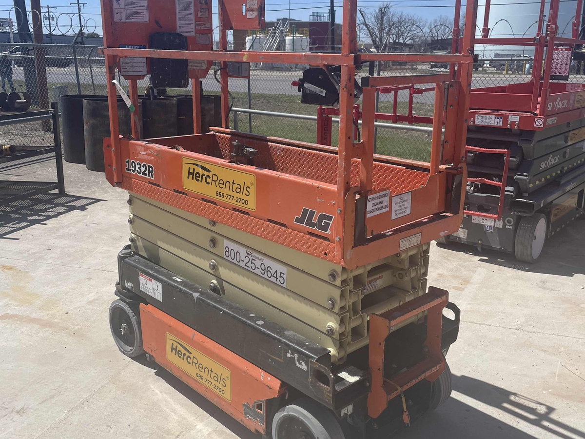 2019 JLG 1932R-2
