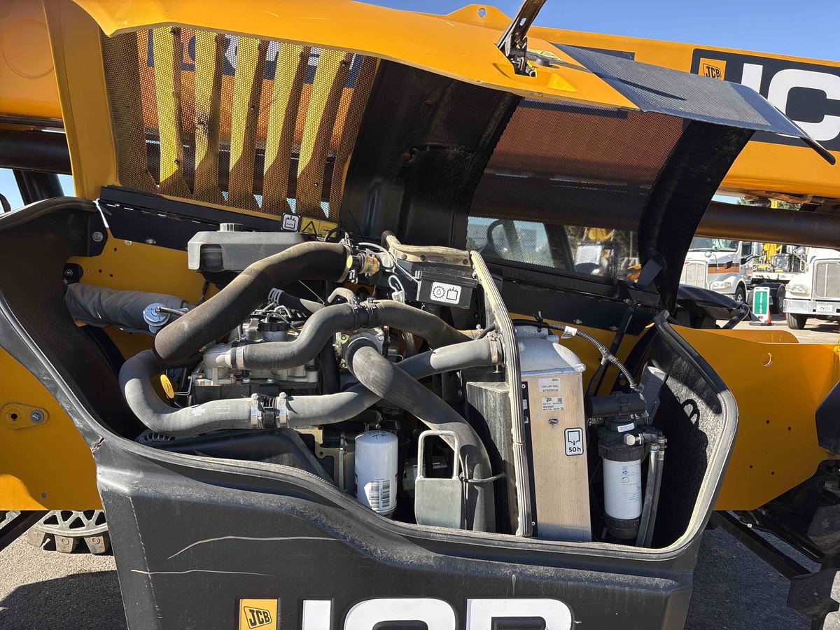 2021 JCB 507-42-6