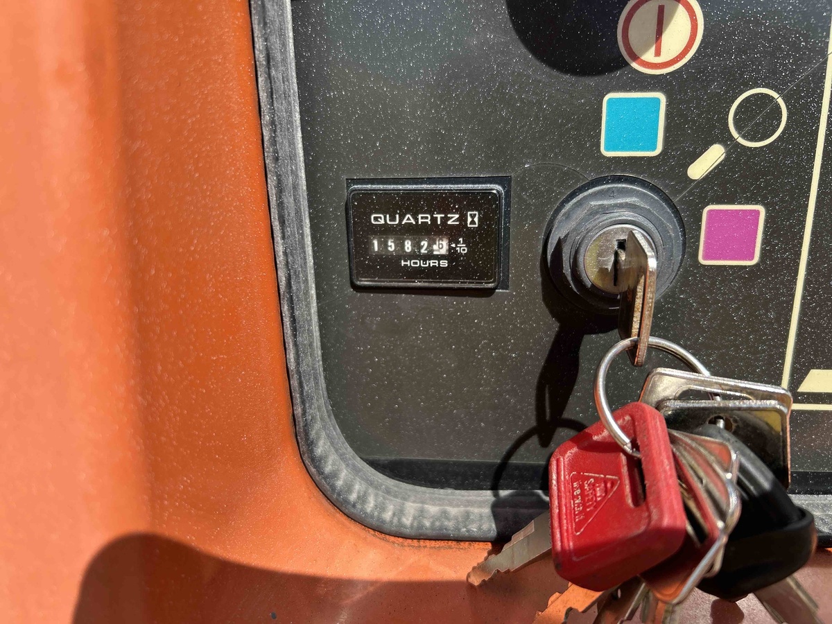 2017 JLG 600AJ-7