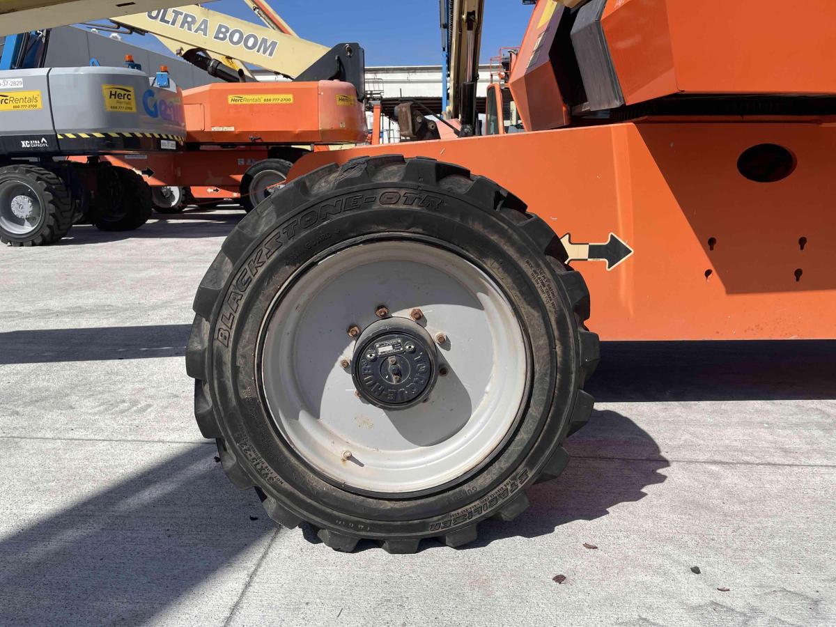2017 JLG 660SJ-8