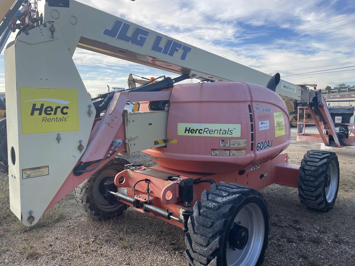 2017 JLG 600AJ-5