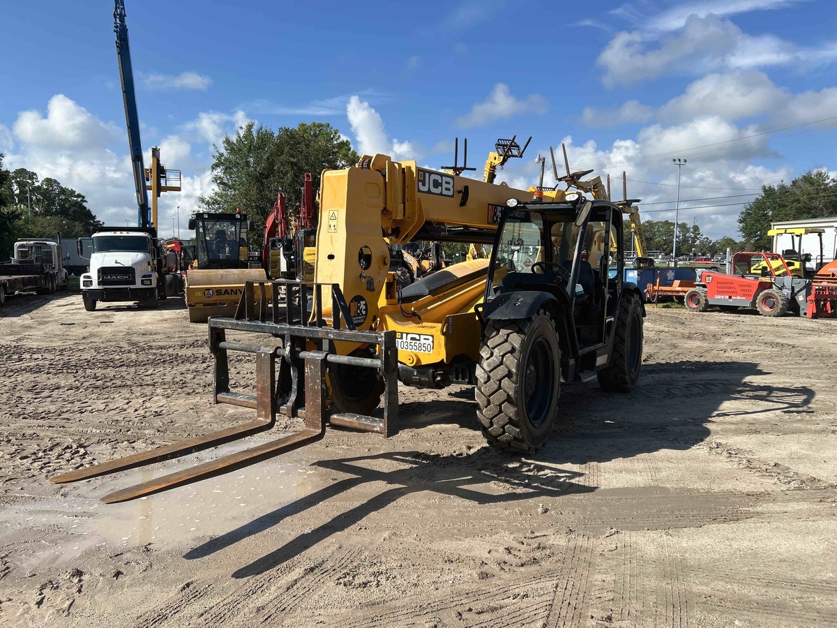 2022 JCB 507-42-1