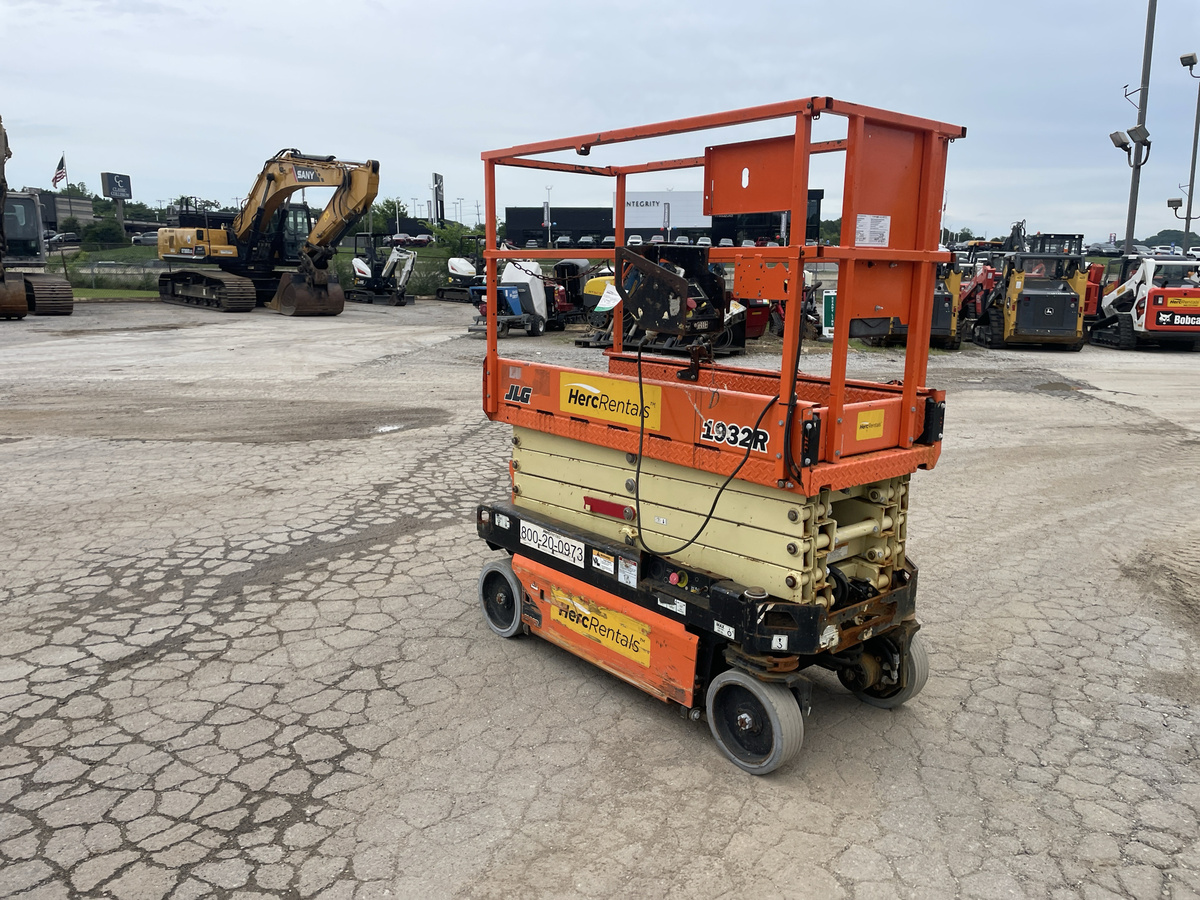 2018 JLG 1932R