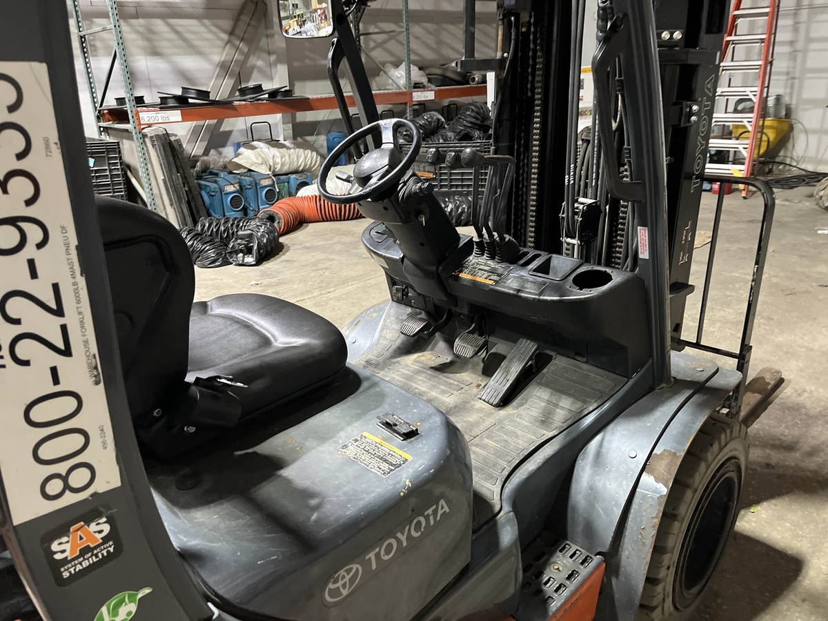 2017 Toyota 8FGU30-7