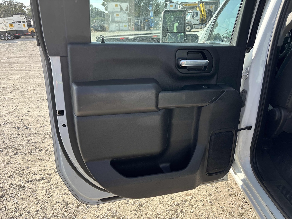 2022 Chevrolet 3500-7