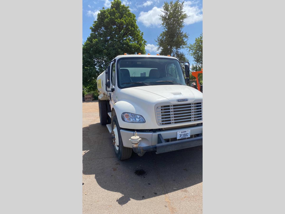 2018 Freightliner M2106