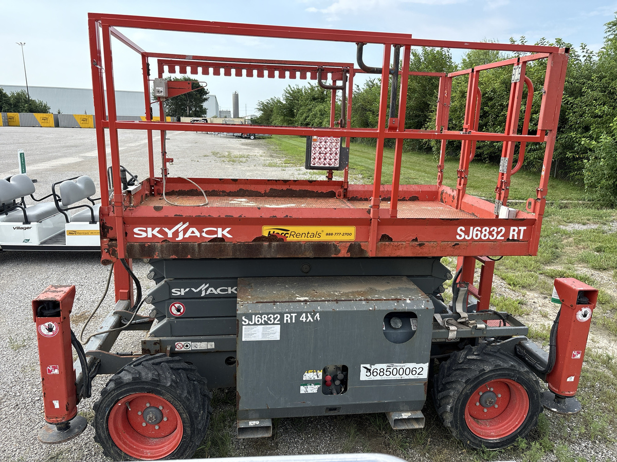 2018 Skyjack SJ-6826RT-6