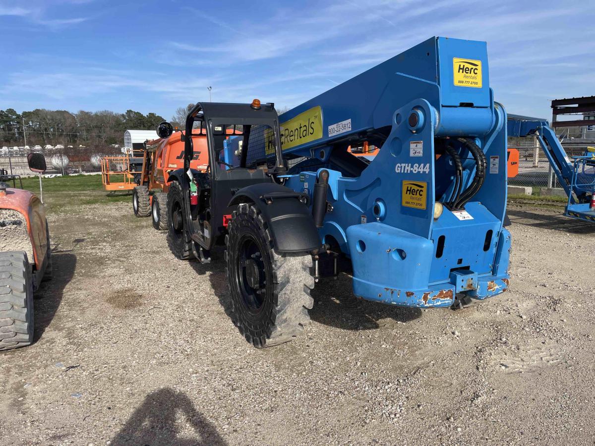 2018 Genie GTH 844