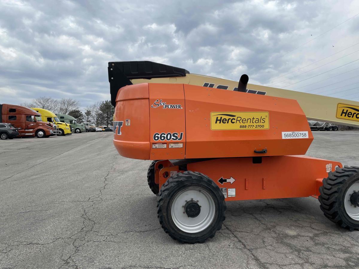 2011 JLG 660SJ