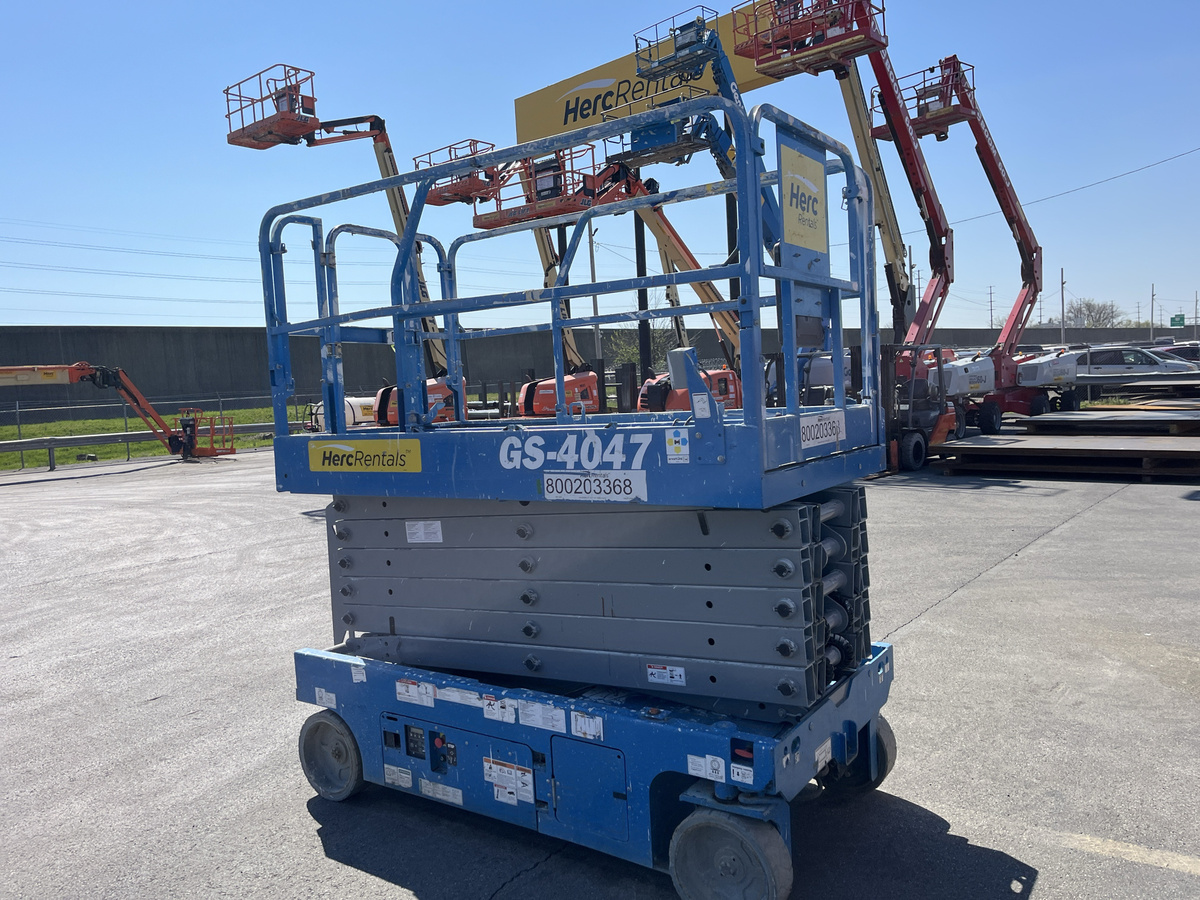2018 Genie GS-4047