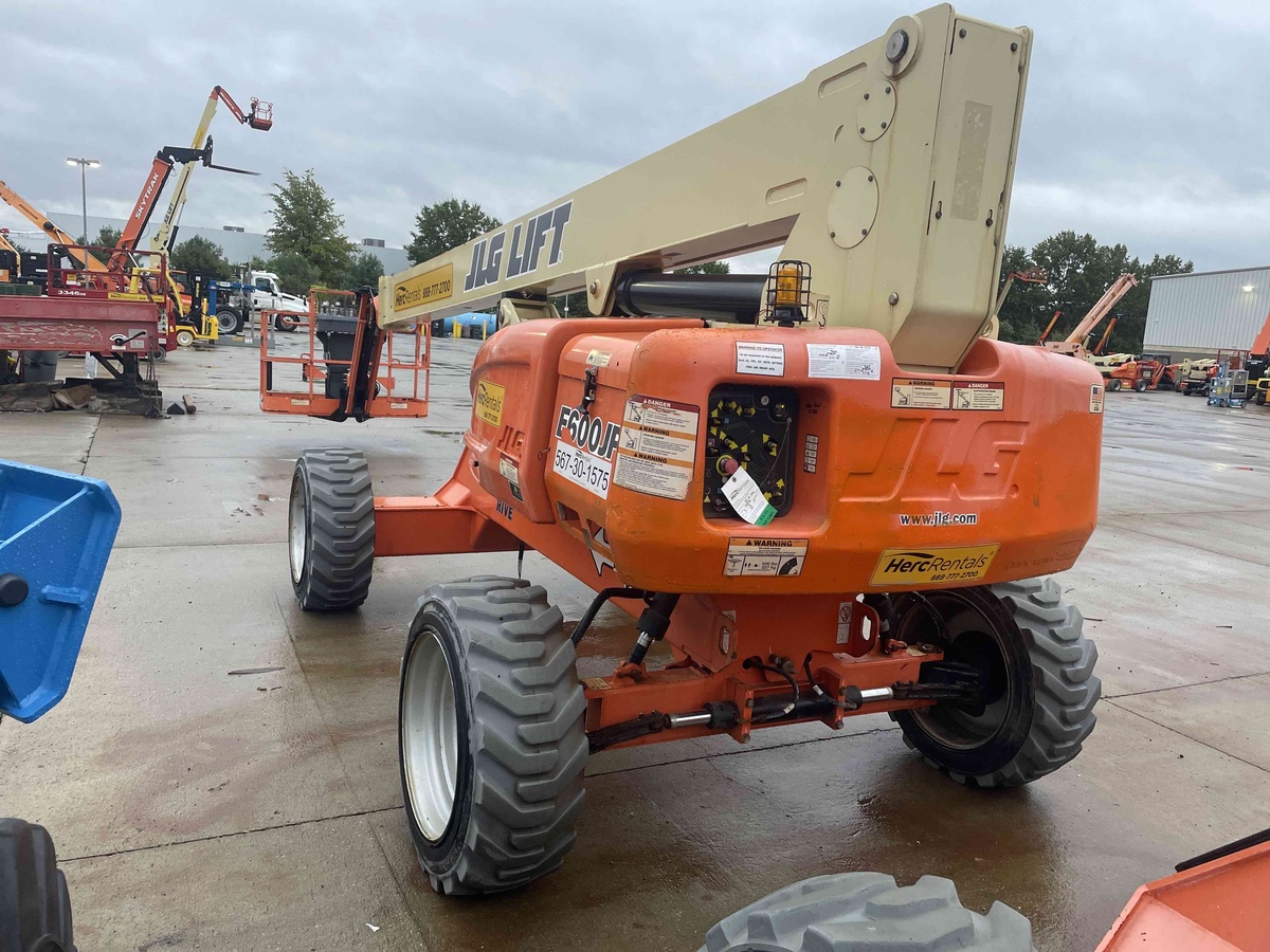 2015 JLG E600JP