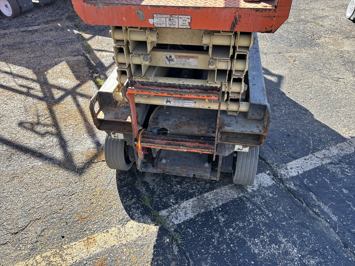 2019 JLG 1932R-4