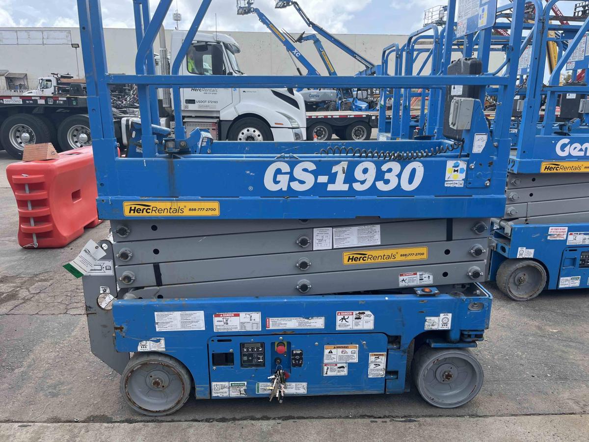 2018 Genie GS-1930