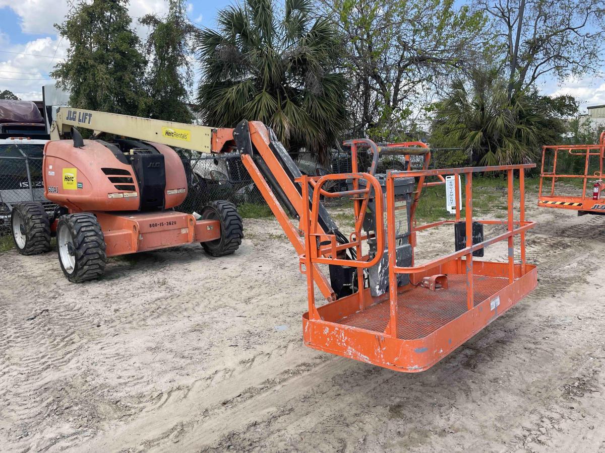 2017 JLG 600AJ
