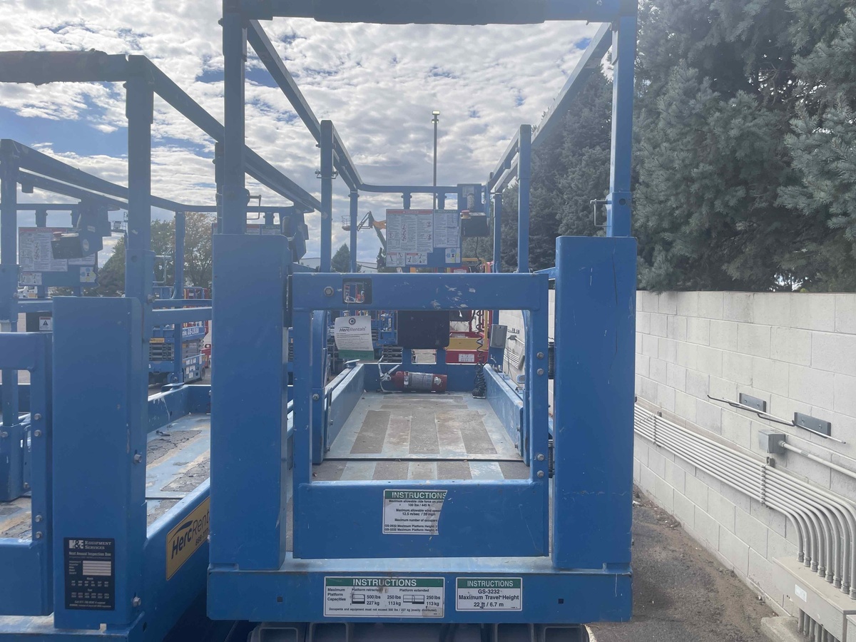 2017 Genie GS-3232-4