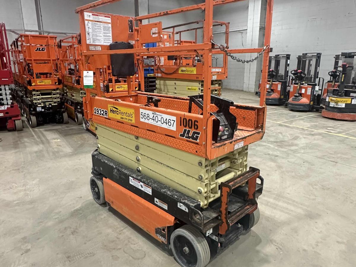 2018 JLG 1932R
