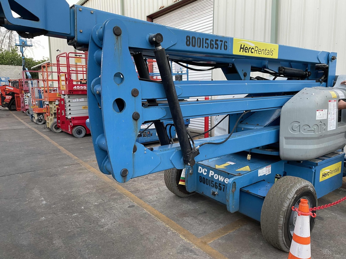2017 Genie Z-45/25-8