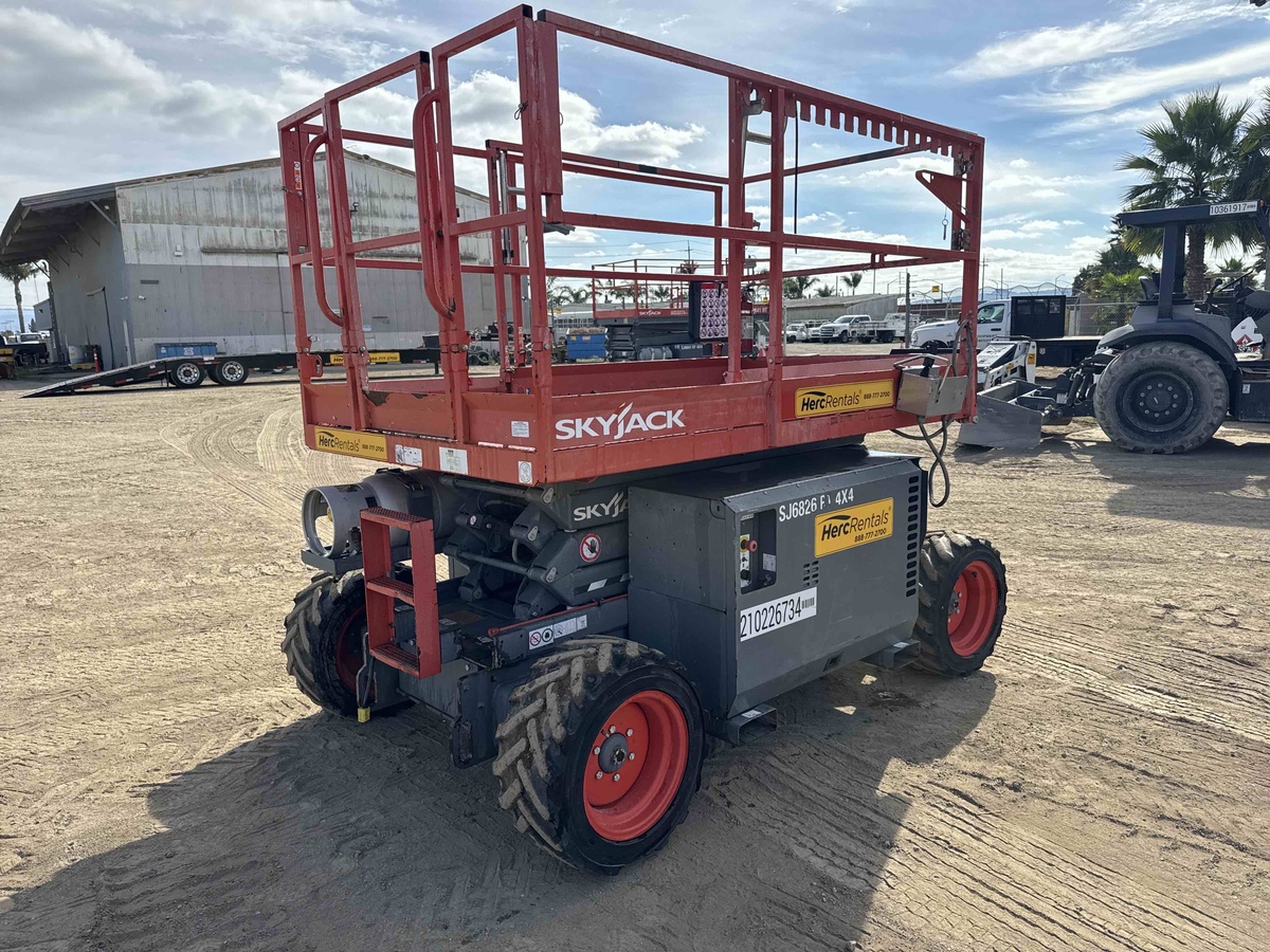 2017 Skyjack SJ-6826RT-3