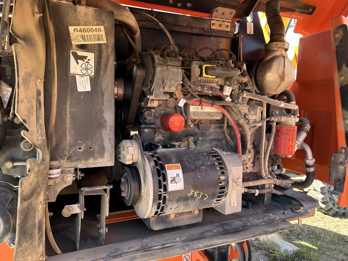 2018 JLG 600S-8