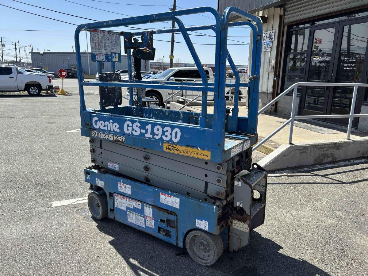 2018 Genie GS-1930