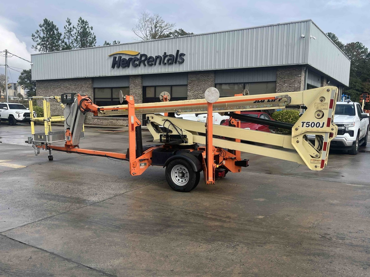 2017 JLG T500J-1