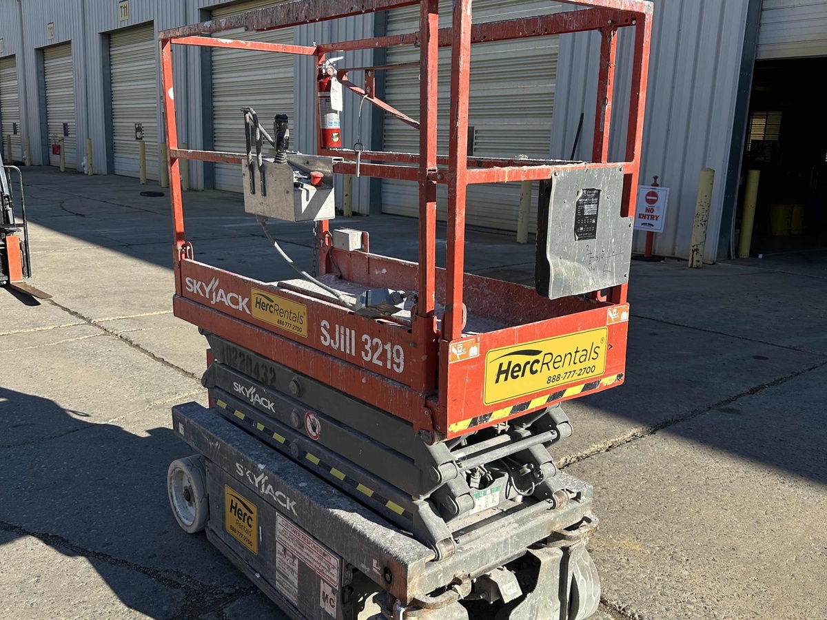 2017 Skyjack SJ3219-4