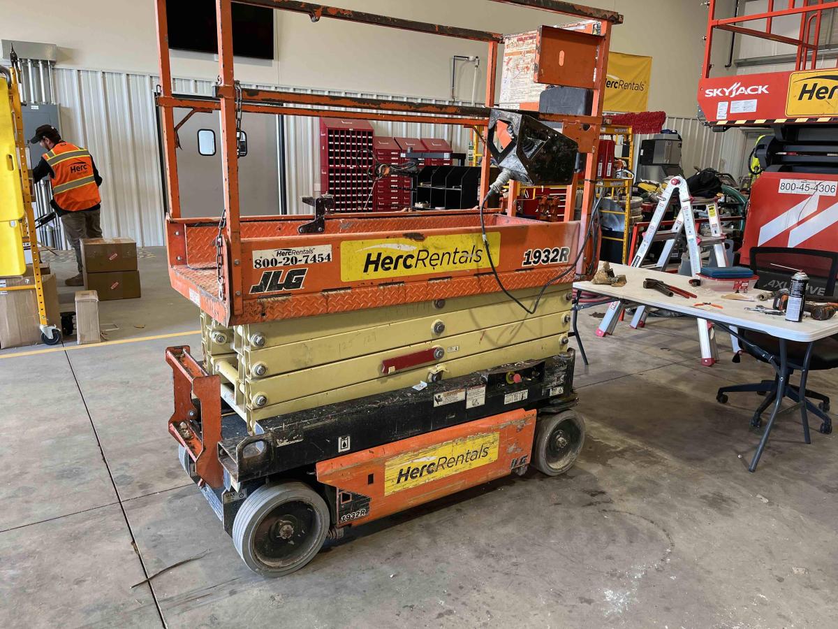 2018 JLG 1932R