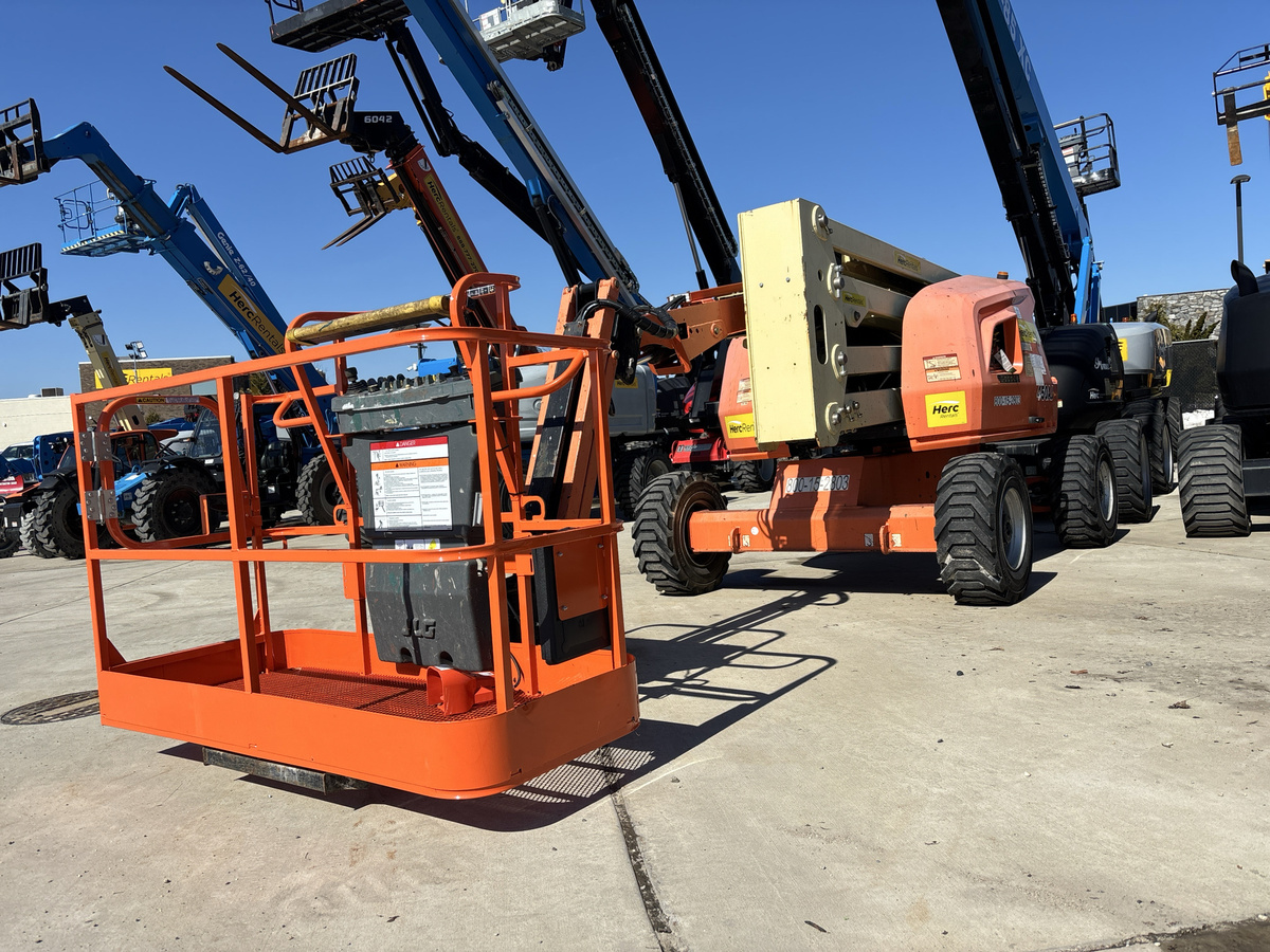 2017 JLG 450AJ-2