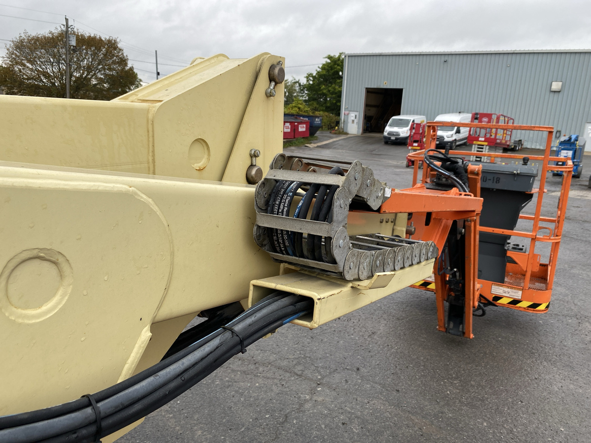 2015 JLG E400AJP-10