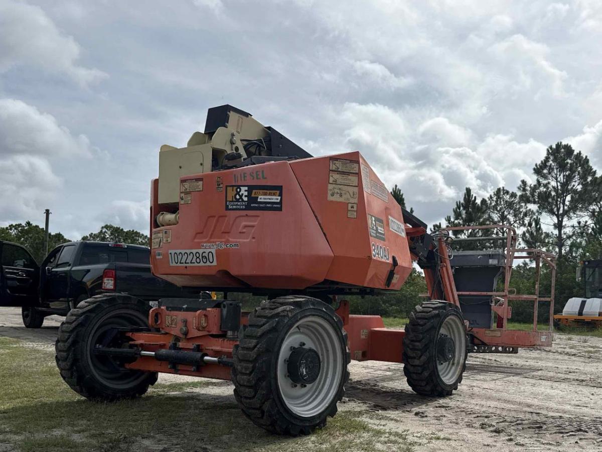 2017 JLG 340AJ-8