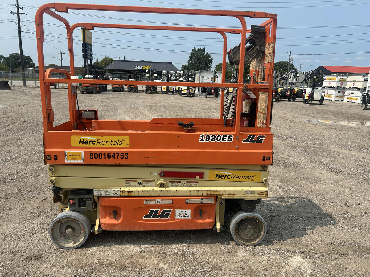 2017 JLG 1930ES