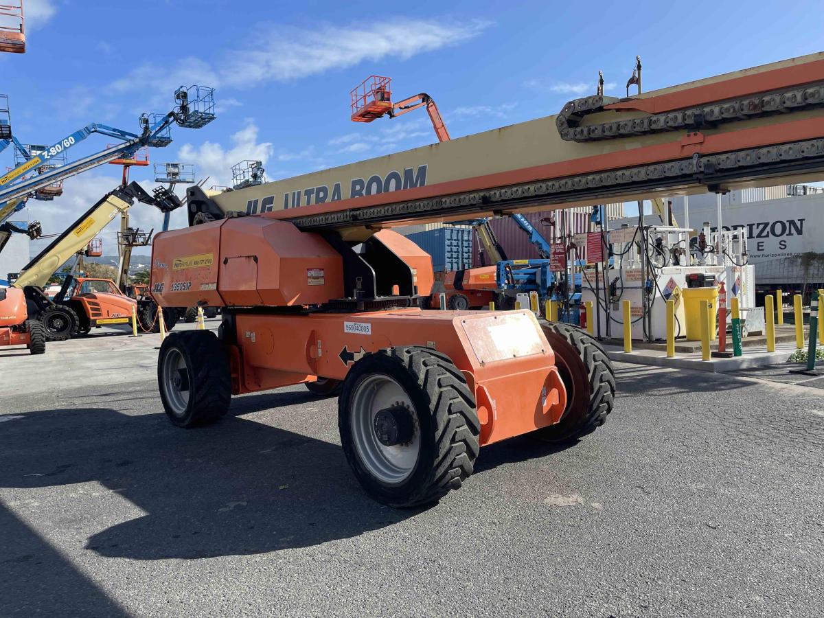 2017 JLG 1350SJP
