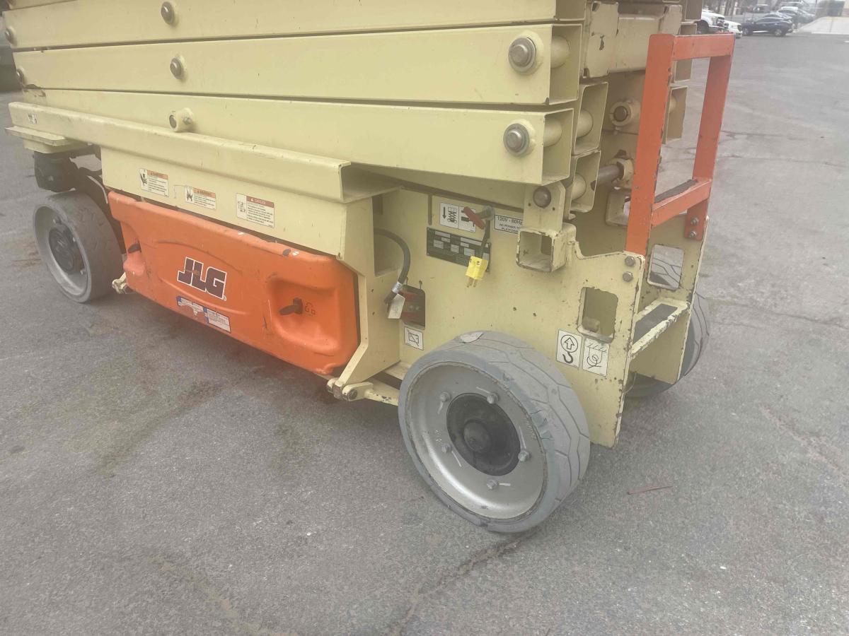 2016 JLG 2632ES