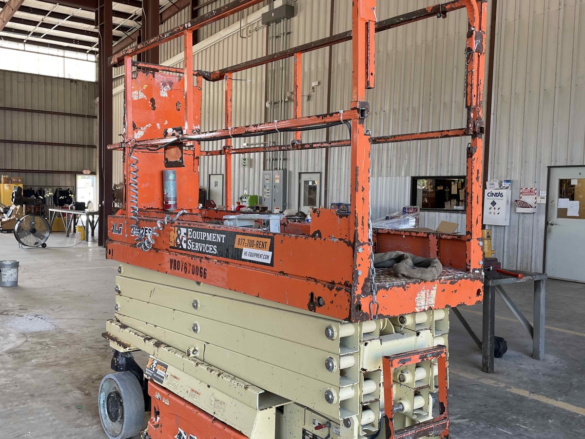 2018 JLG 2632ES-1