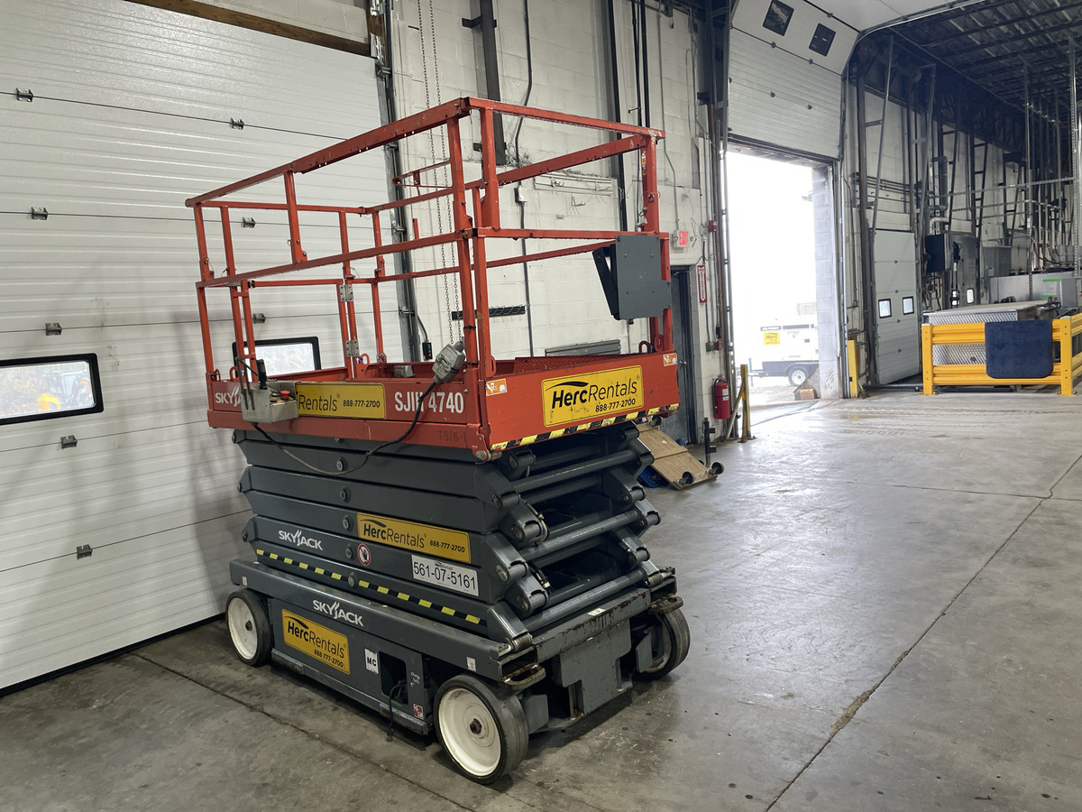 2017 Skyjack SJ4740-2