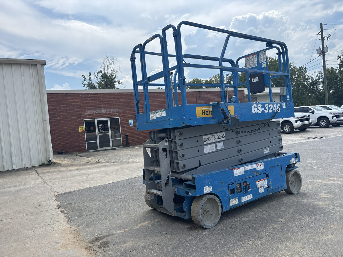 2019 Genie GS-3246