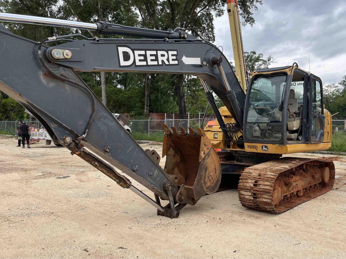2013 John Deere 160G LC
