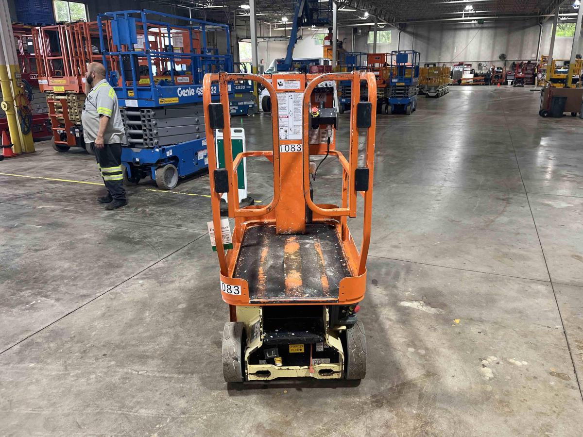 2015 JLG 1230ES