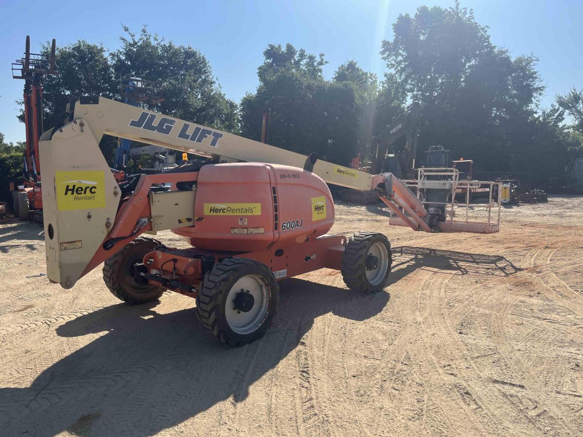 2017 JLG 600AJ-3