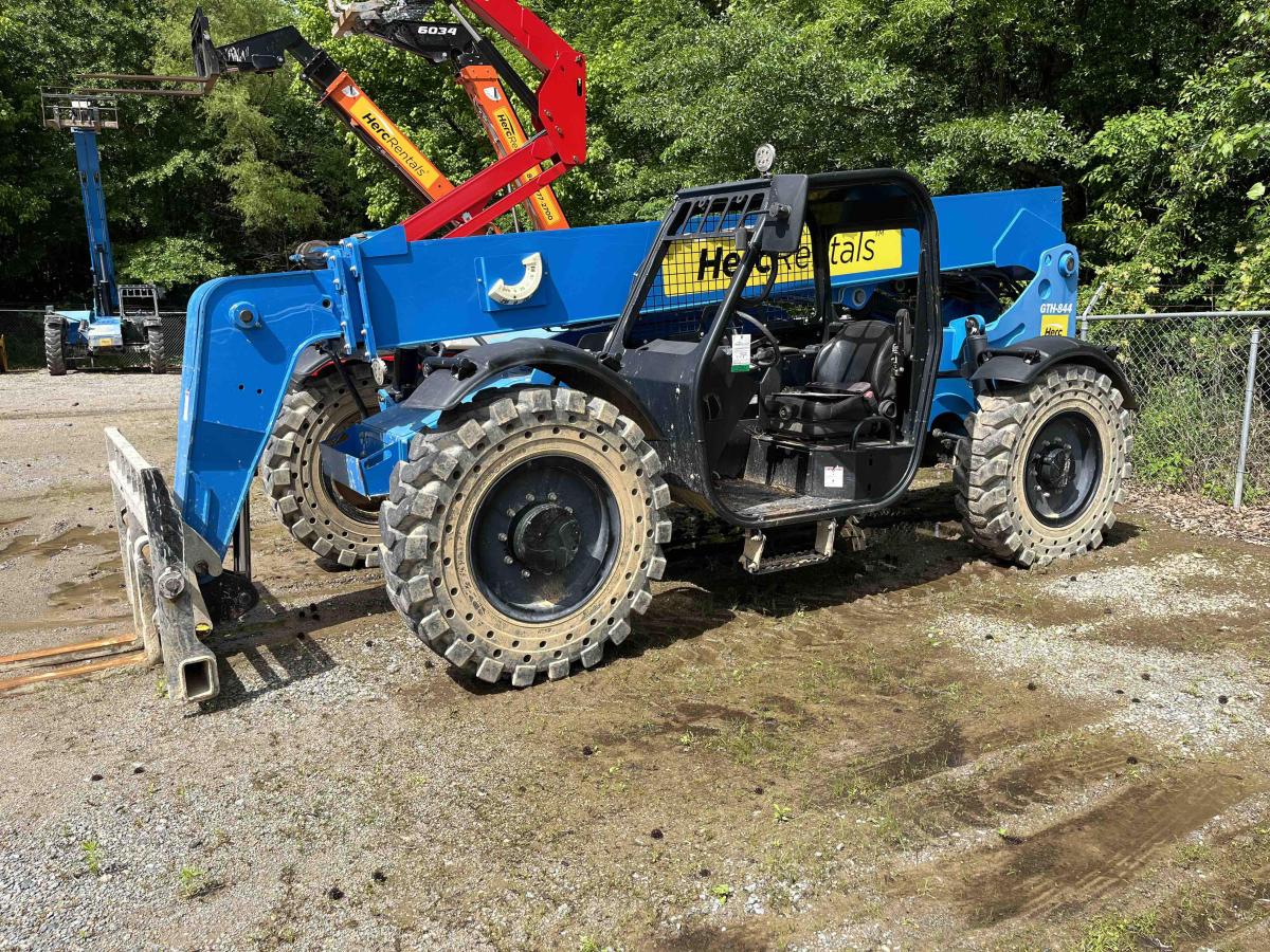 2018 Genie GTH 844