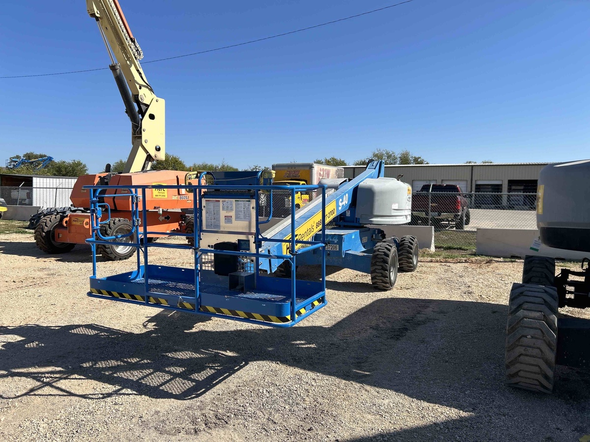 2018 Genie S-40
