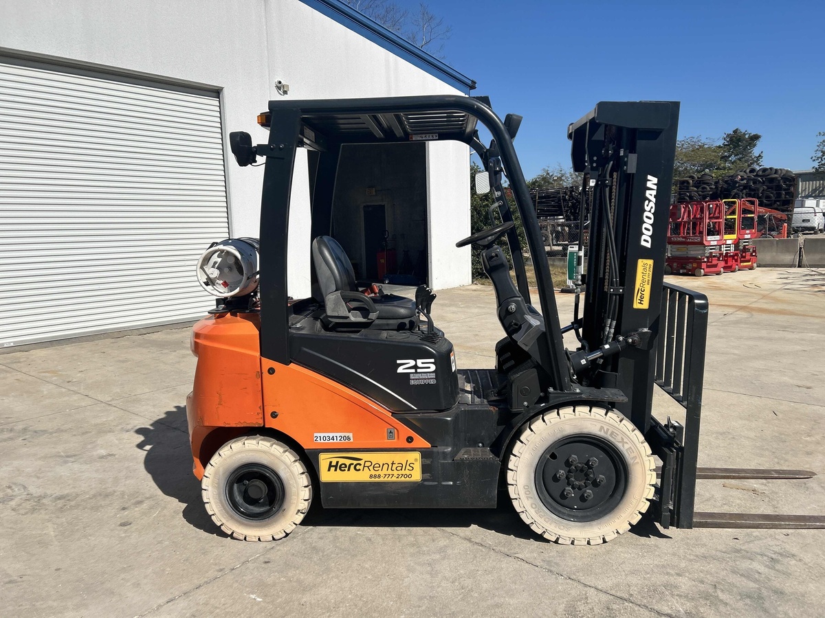 2021 Doosan G25N-7-5