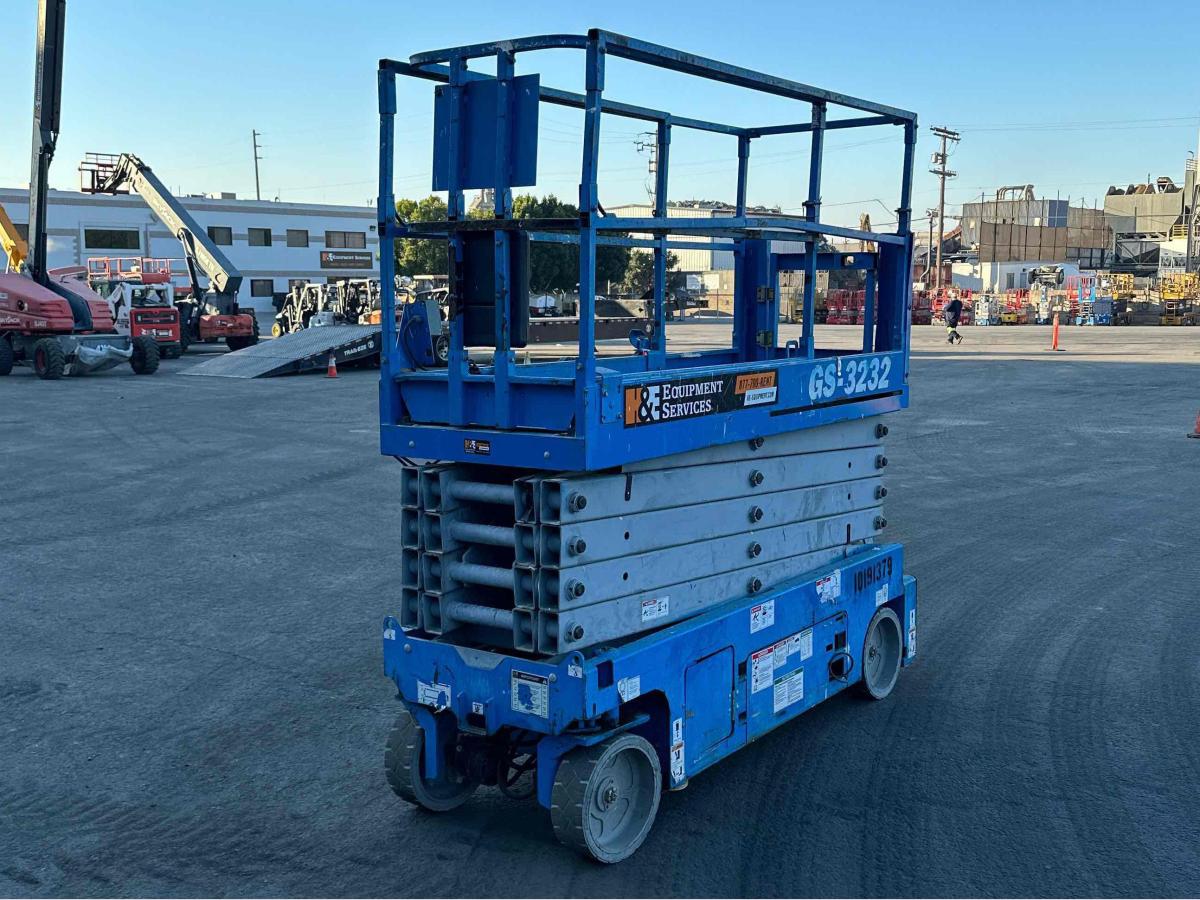 2016 Genie GS-3232