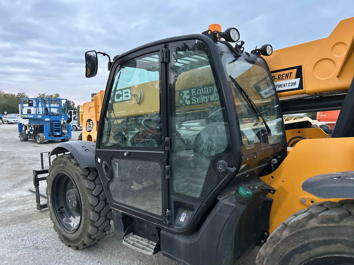 2021 JCB 507-42-8