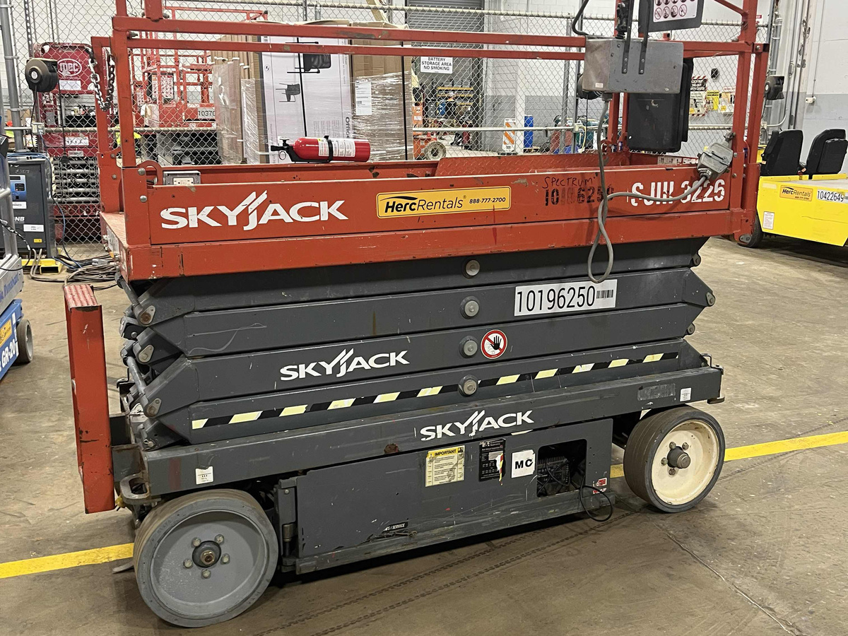 2016 Skyjack SJ3226