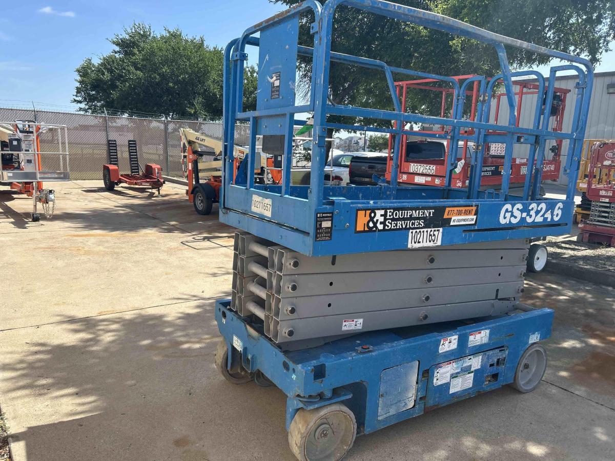 2017 Genie GS-3246-4