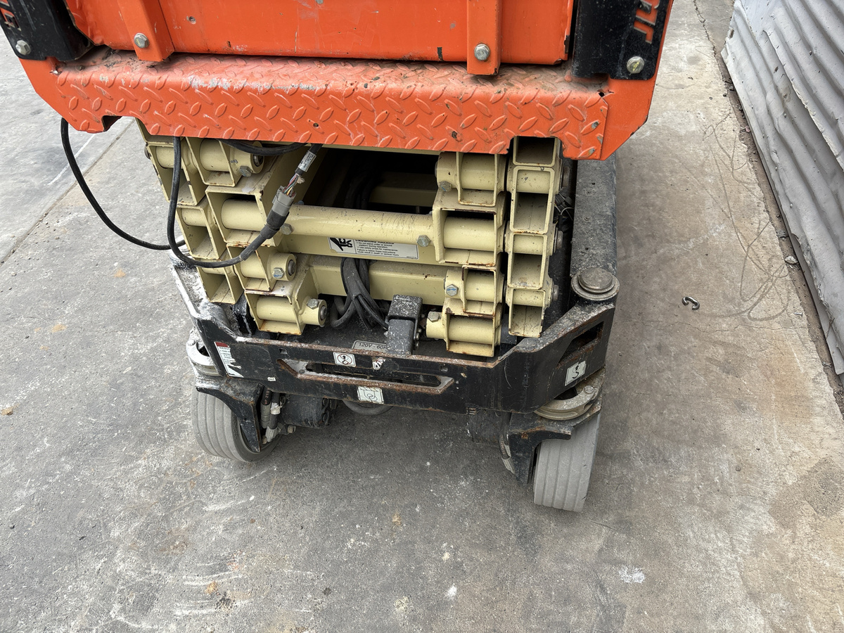2019 JLG 1932R-6